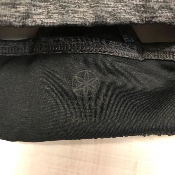 SOLD| Gaiam Yoga Sports Athletic Bra Black Gray - Picture 6 of 6